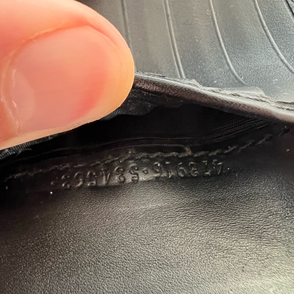 Gucci Men’s Signature Wallet - Picture 4 of 4